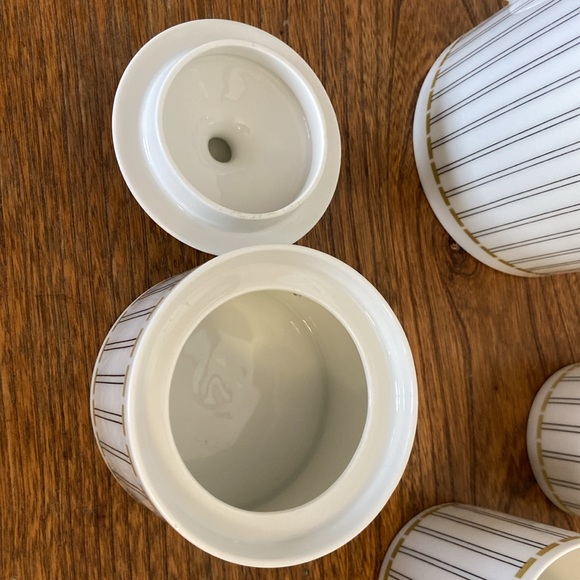 Thomas Rosenthal of Germany Coffee Pot / Cups / Sugar - Picture 3 of 8